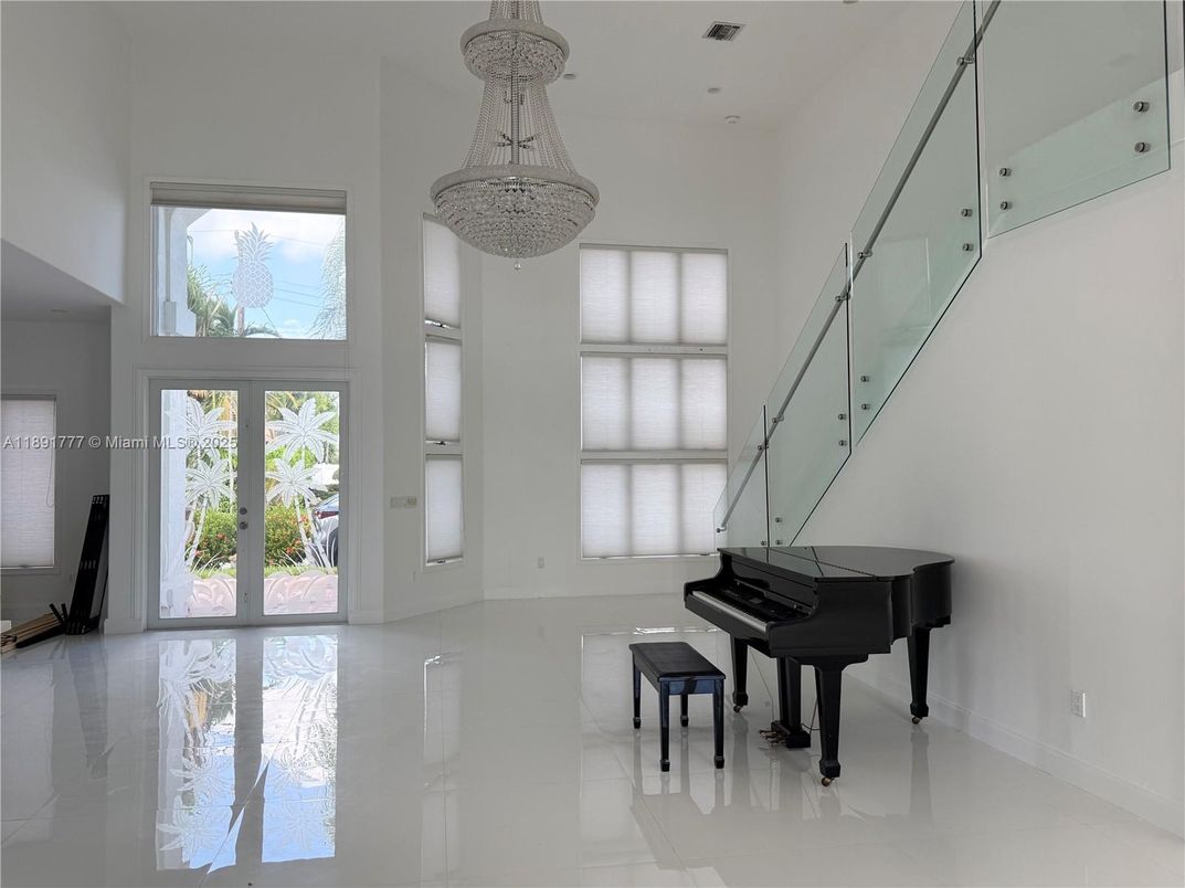 Chandelier, Interior, Piano
