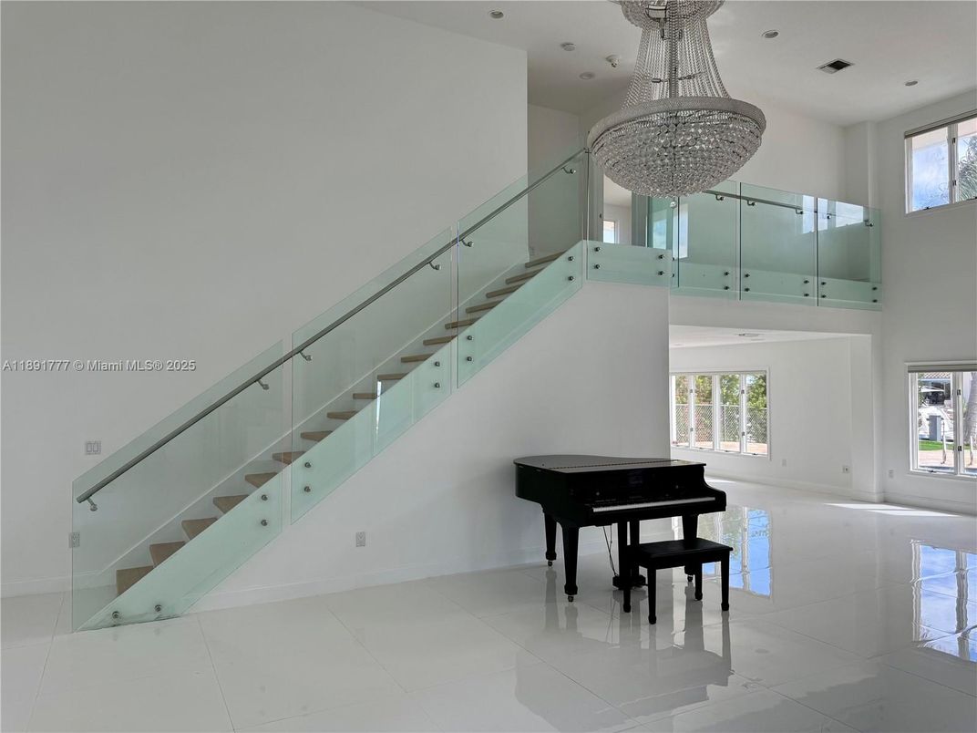 Chandelier, Interior, Piano, Recessed Lighting
