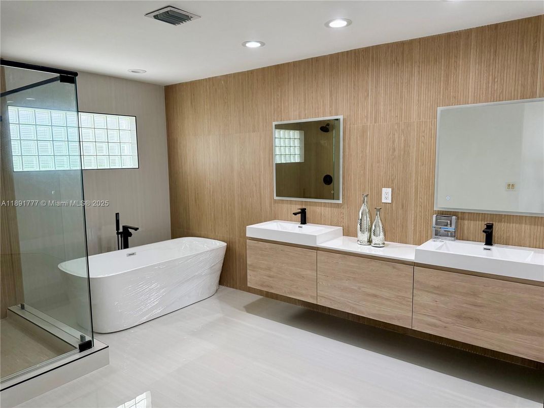 Bathroom, Dual Sink Vanities, Free Standing Baths, Glass Shower, Interior, Recessed Lighting