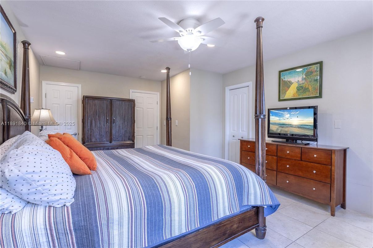 Bedroom, Interior, Recessed Lighting