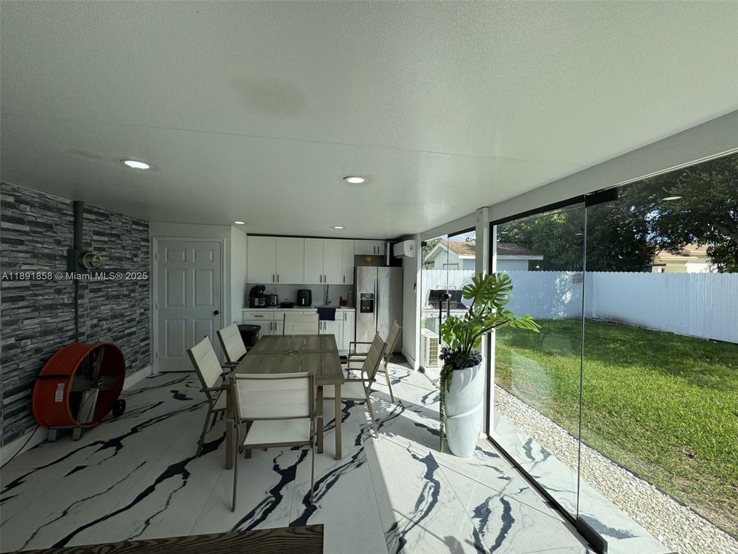 Dining room, Interior, Kitchen, Recessed Lighting, Stainless Steel Appliances