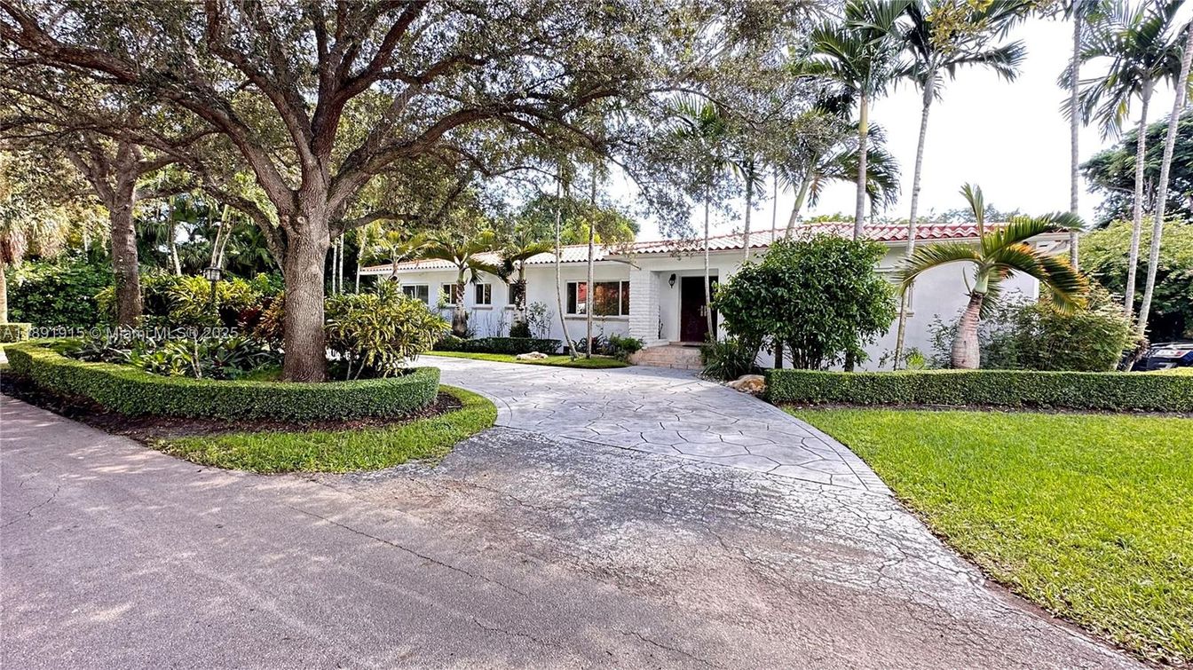 Backyard, Exterior, Facade, Spanish Mediterranean