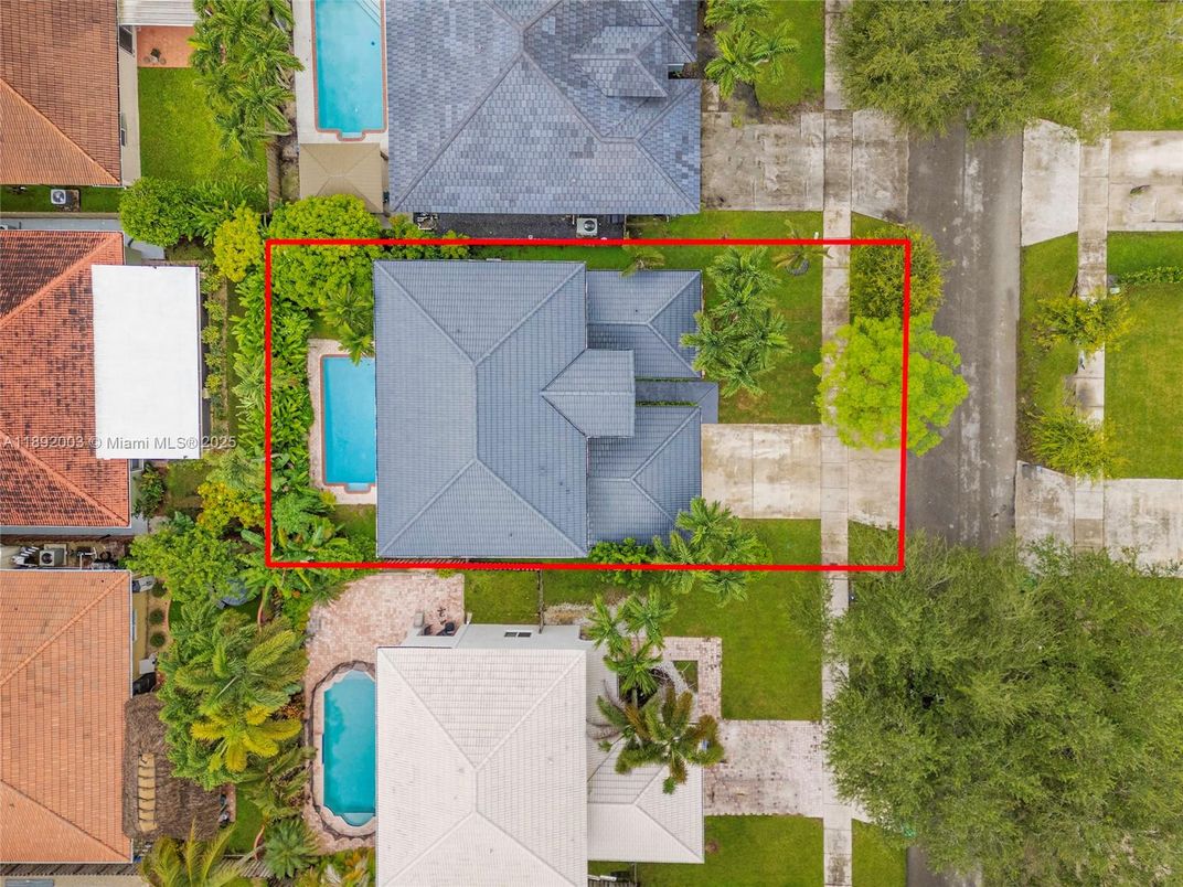 Exterior, Drone
