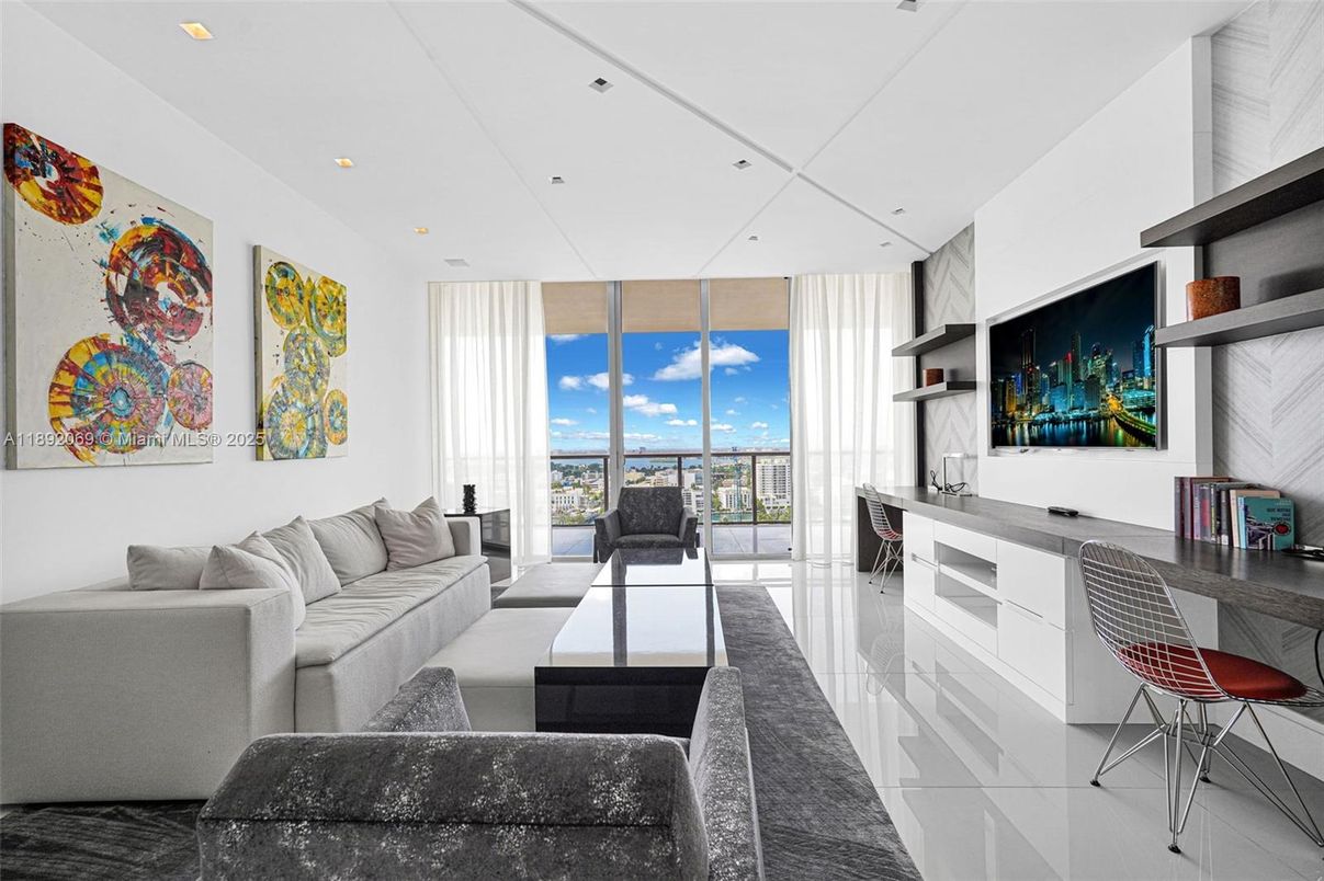 Interior, Living room, Recessed Lighting, Water