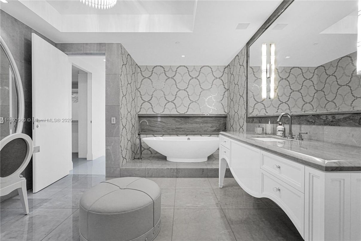 Bathroom, Free Standing Baths, Interior, Recessed Lighting