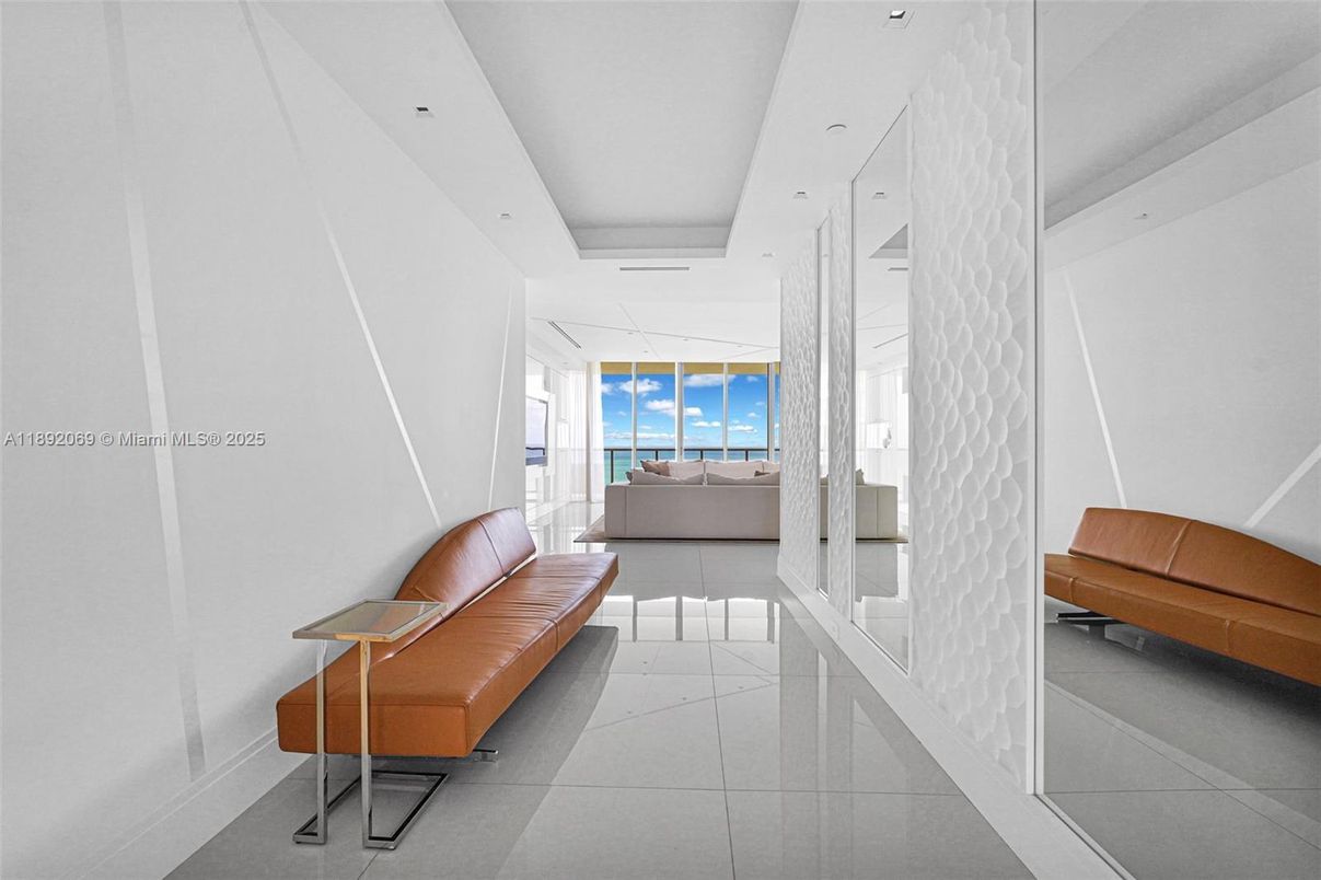 Interior, Living room, Water