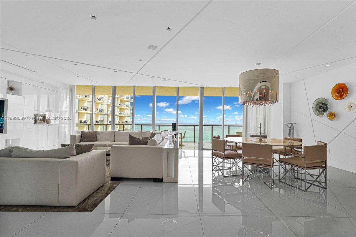 Dining room, Interior, Living room, Recessed Lighting, Water