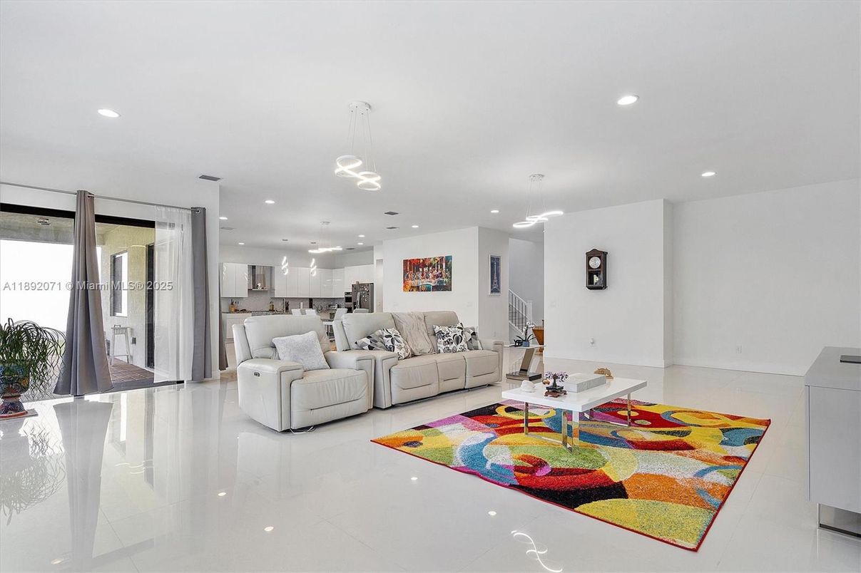 Interior, Kitchen, Living room, Pendant Lights, Recessed Lighting