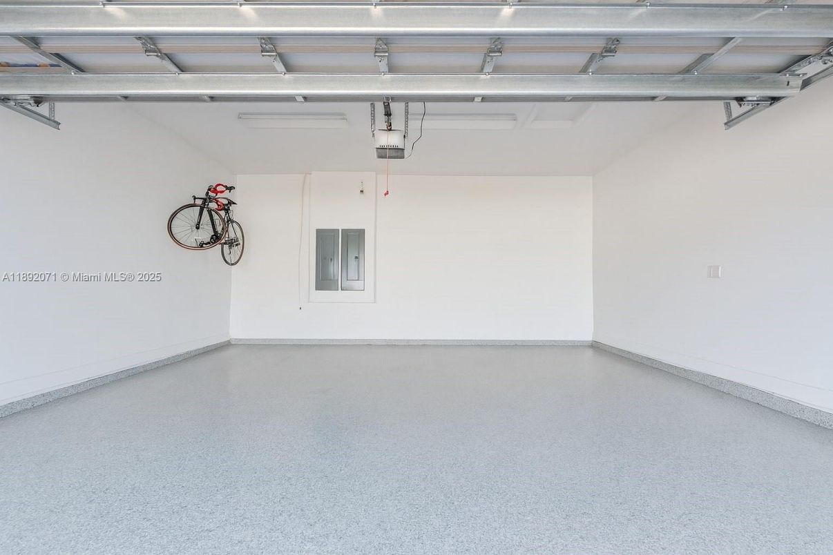 Garage, Interior