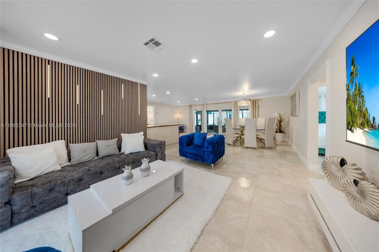 Dining room, Interior, Living room, Recessed Lighting