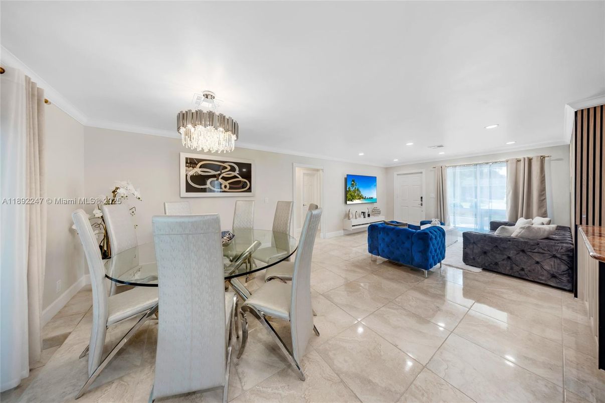 Chandelier, Dining room, Interior, Living room, Recessed Lighting