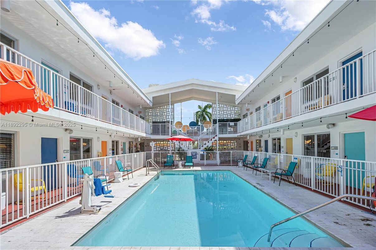 Exterior, Pool