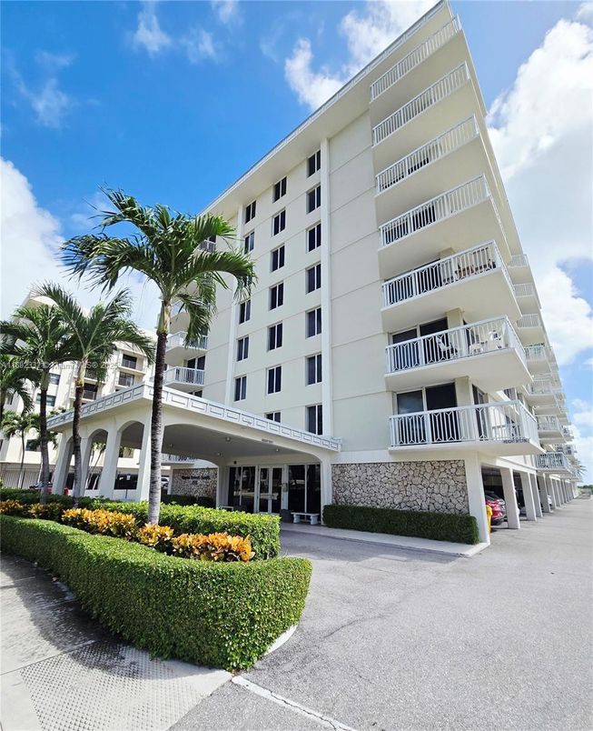 Exterior, Facade, Condo Building