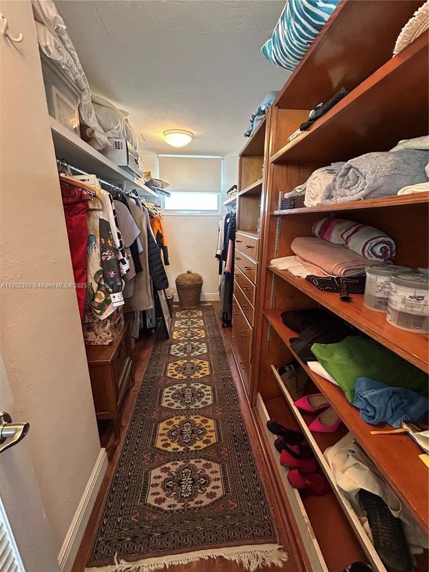 Interior, Walk-in Closets