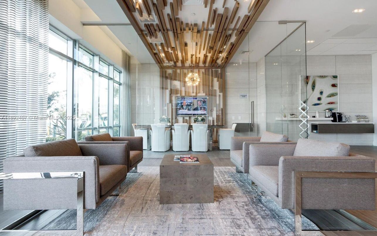 Dining room, Interior, Living room, Pendant Lights, Recessed Lighting