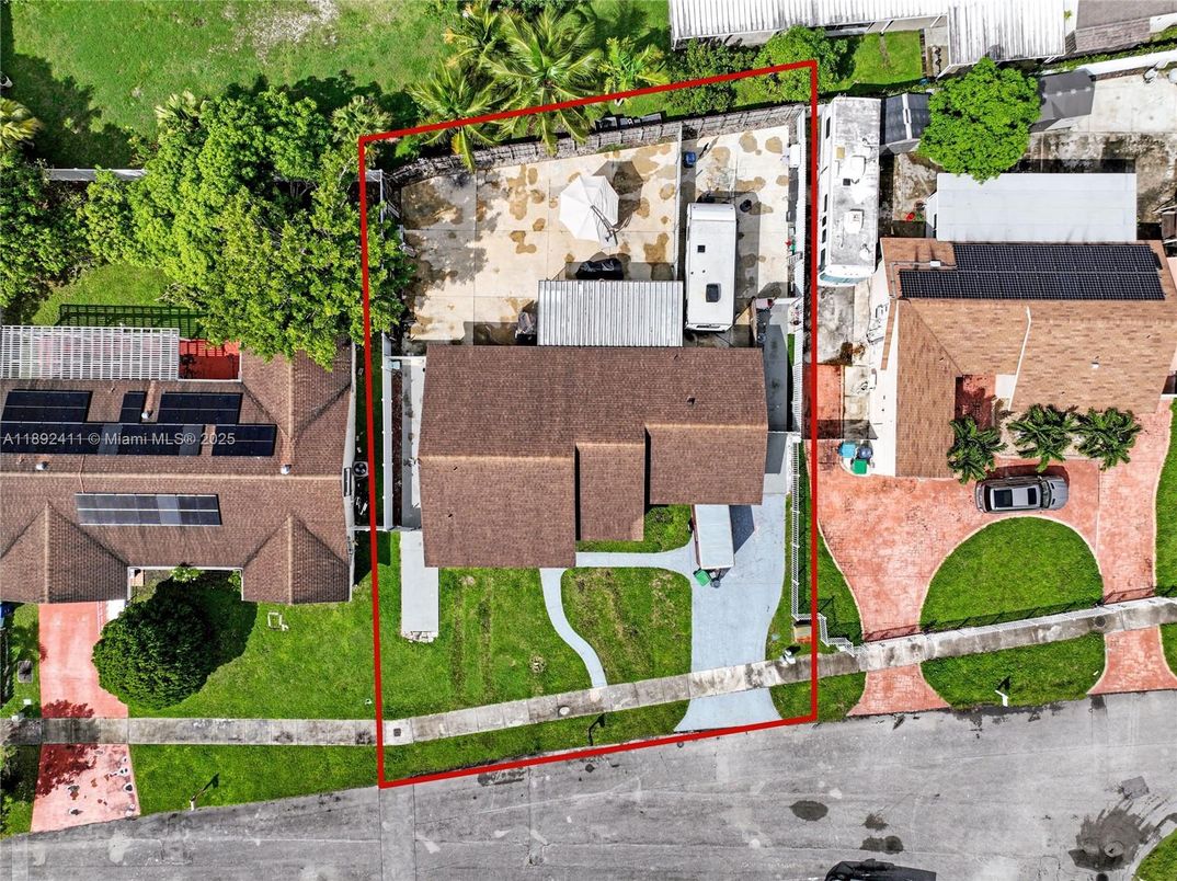 Exterior, Drone