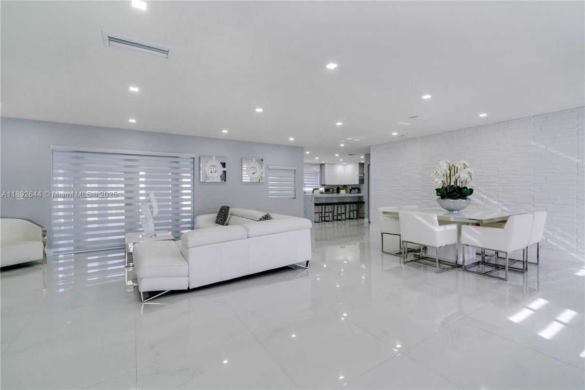 Dining room, Interior, Kitchen, Living room, Recessed Lighting