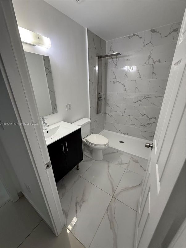 Bathroom, Interior, Marble, Marble Walls