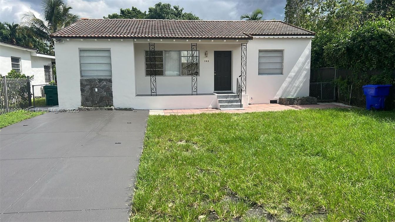 Backyard, Exterior, Facade, Spanish Mediterranean