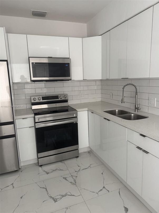 Interior, Kitchen, Marble, Stainless Steel Appliances