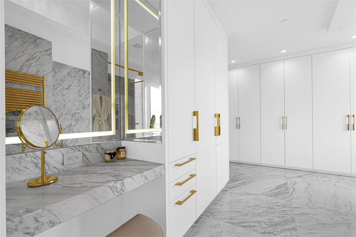 Bathroom, Interior, Marble, Marble Walls, Recessed Lighting