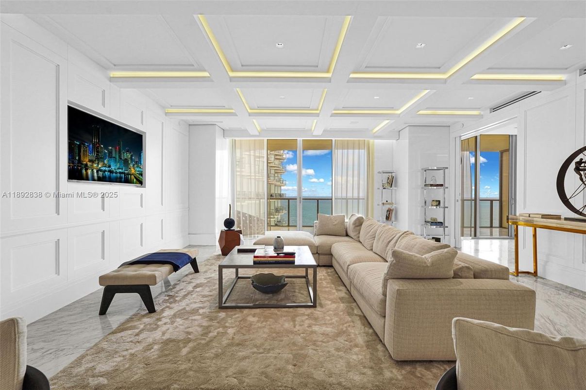 Interior, Living room, Recessed Lighting, Water
