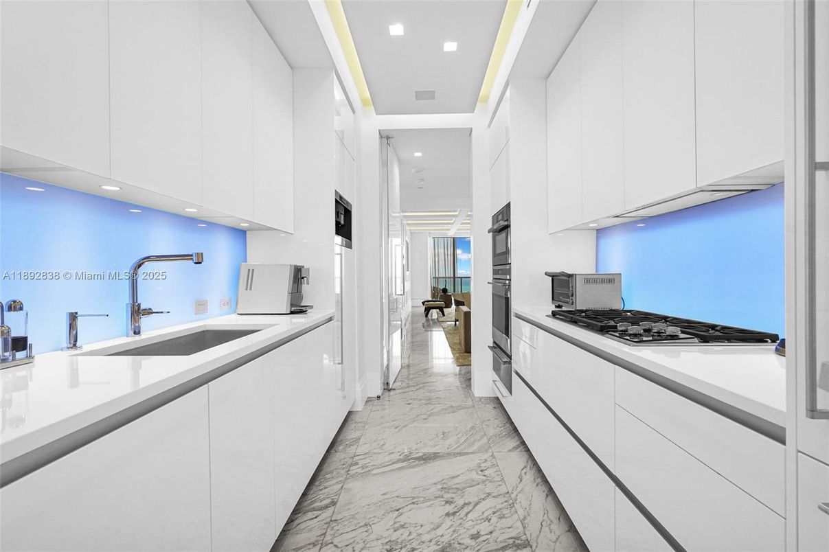 Interior, Kitchen, Marble, Recessed Lighting, Water