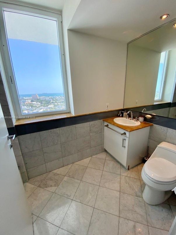 Bathroom, Interior, Recessed Lighting, Water