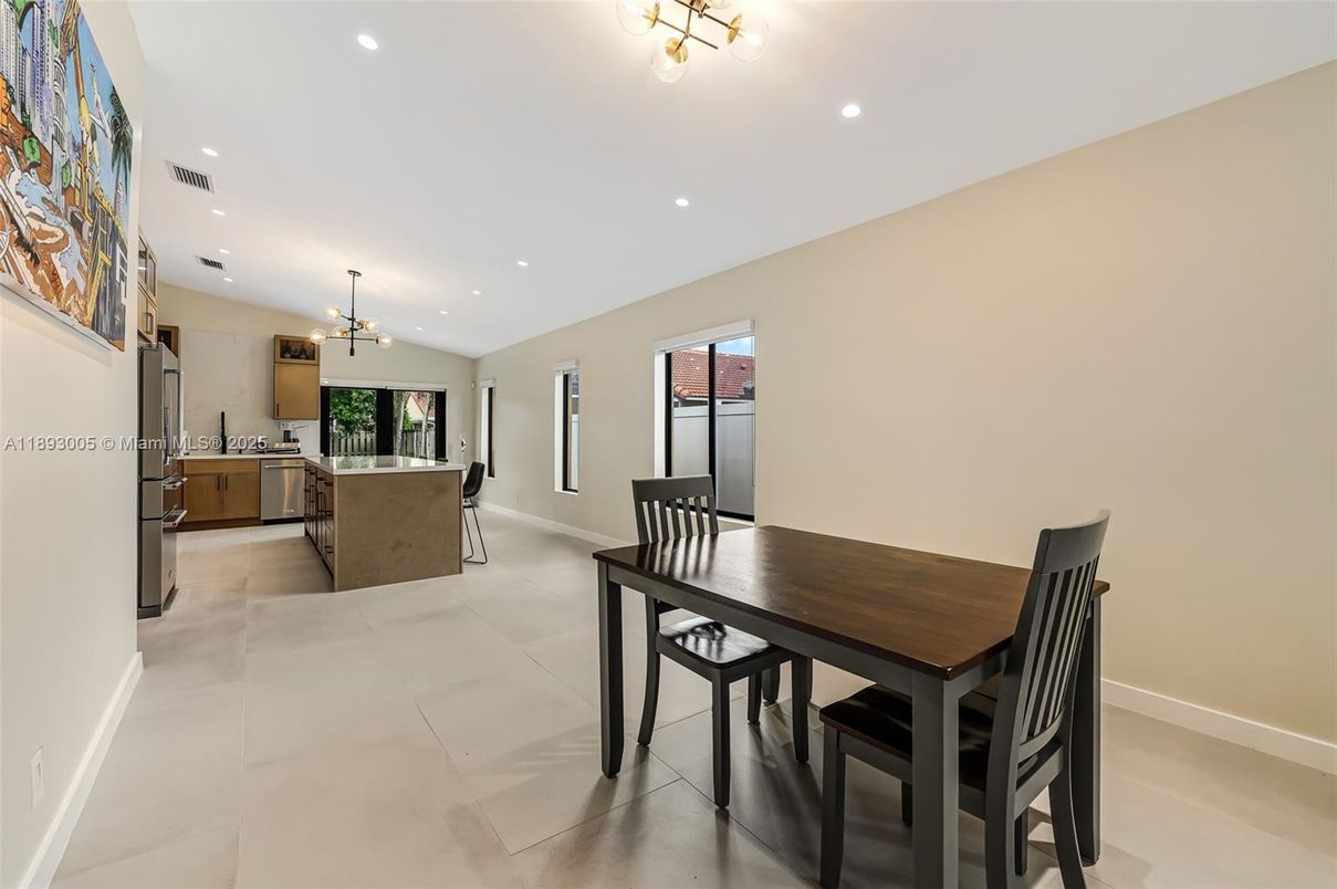 Dining room, Interior, Kitchen, Pendant Lights, Recessed Lighting