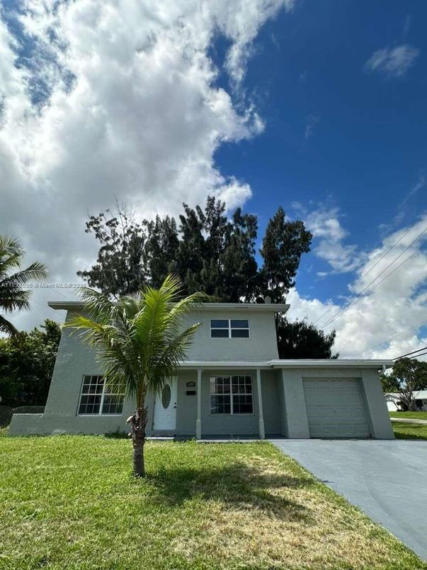 Attached, Backyard, Exterior, Facade, Ranch