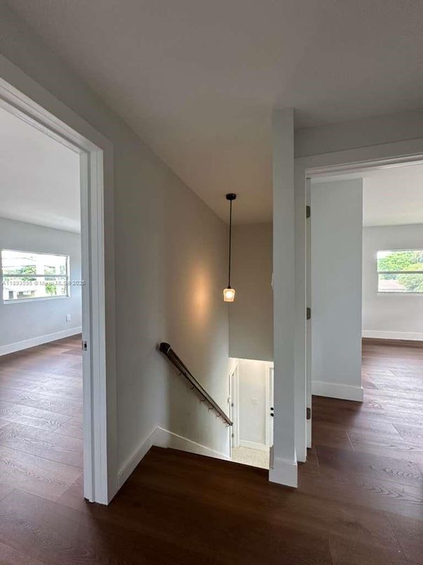 Empty room, Interior, Pendant Lights, Wood Texture Flooring