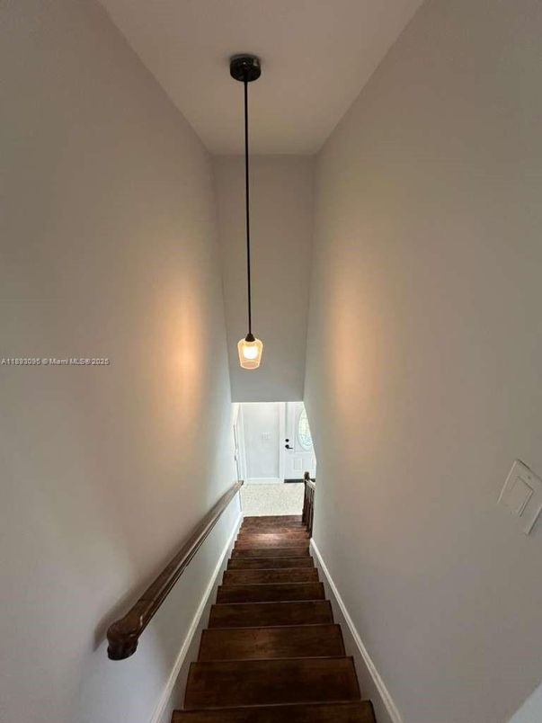 Interior, Pendant Lights, Wood Texture Flooring