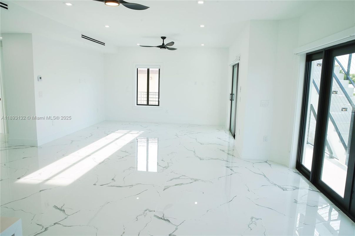 Empty room, Interior, Marble, Recessed Lighting