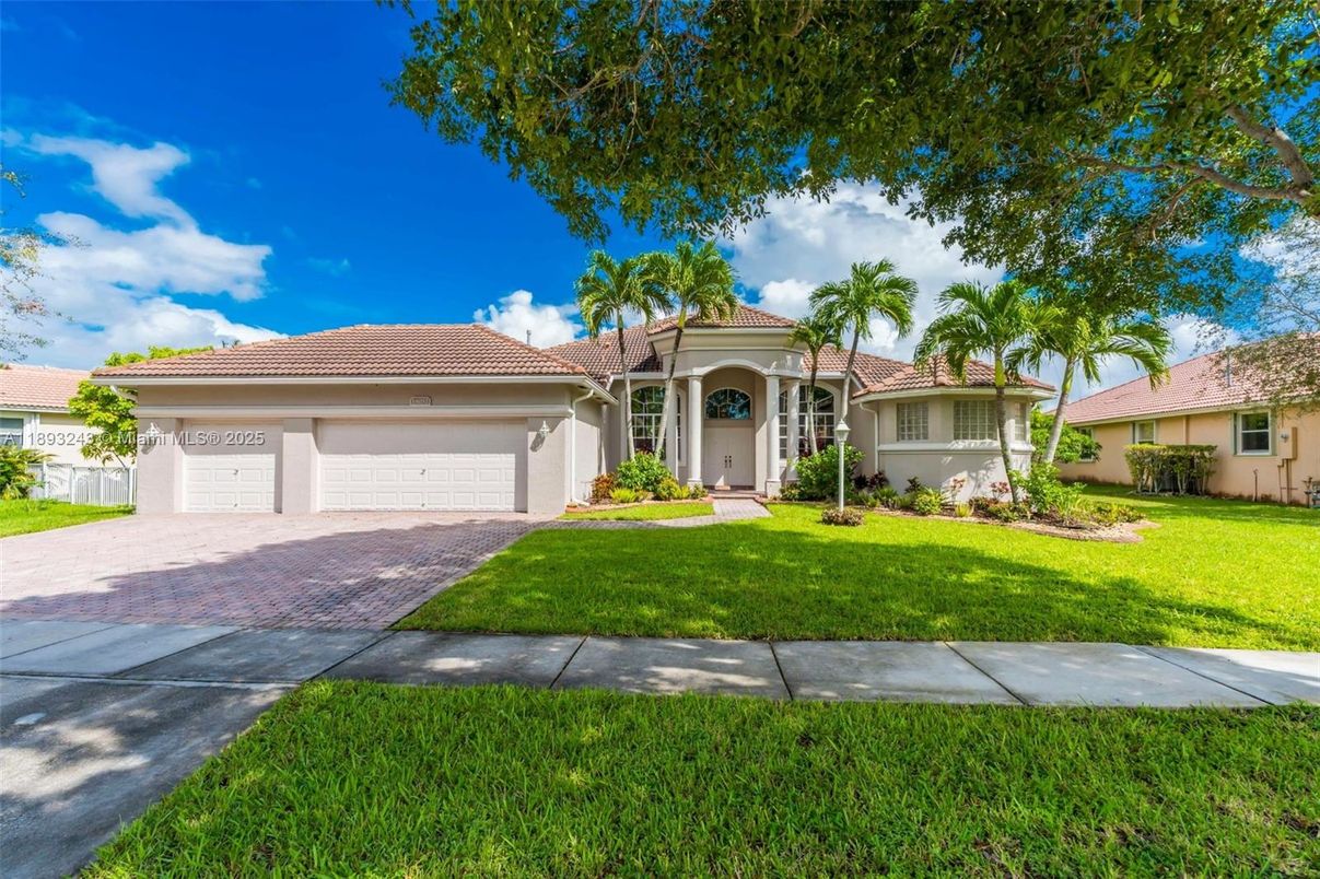 Attached, Backyard, Exterior, Facade, Mediterranean