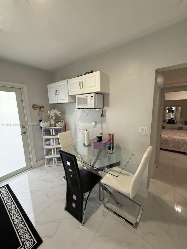 Dining room, Interior, Marble