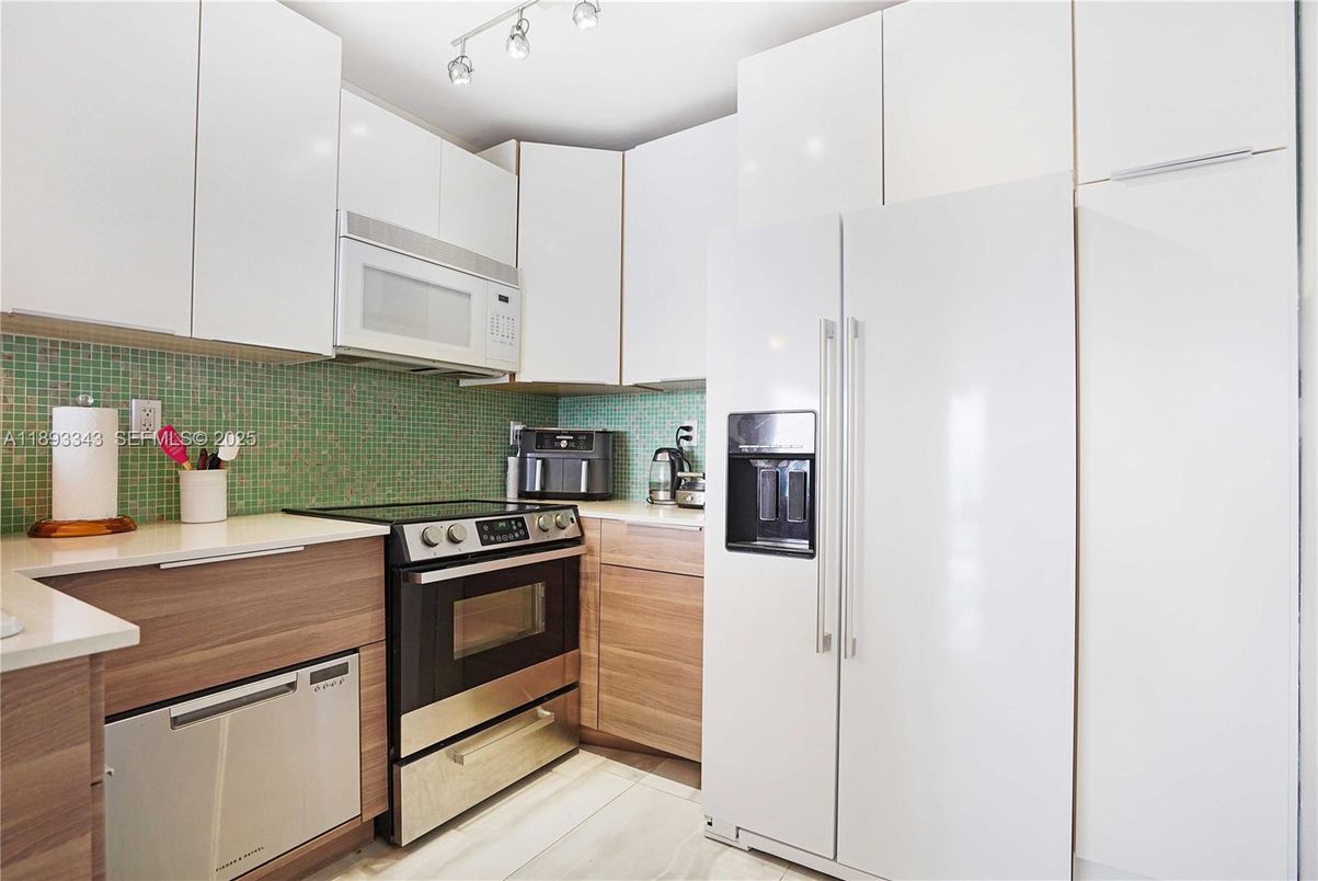 Interior, Kitchen, Stainless Steel Appliances