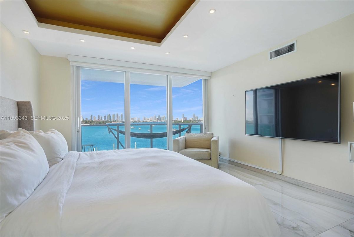 Bedroom, Interior, Marble, Recessed Lighting, Water