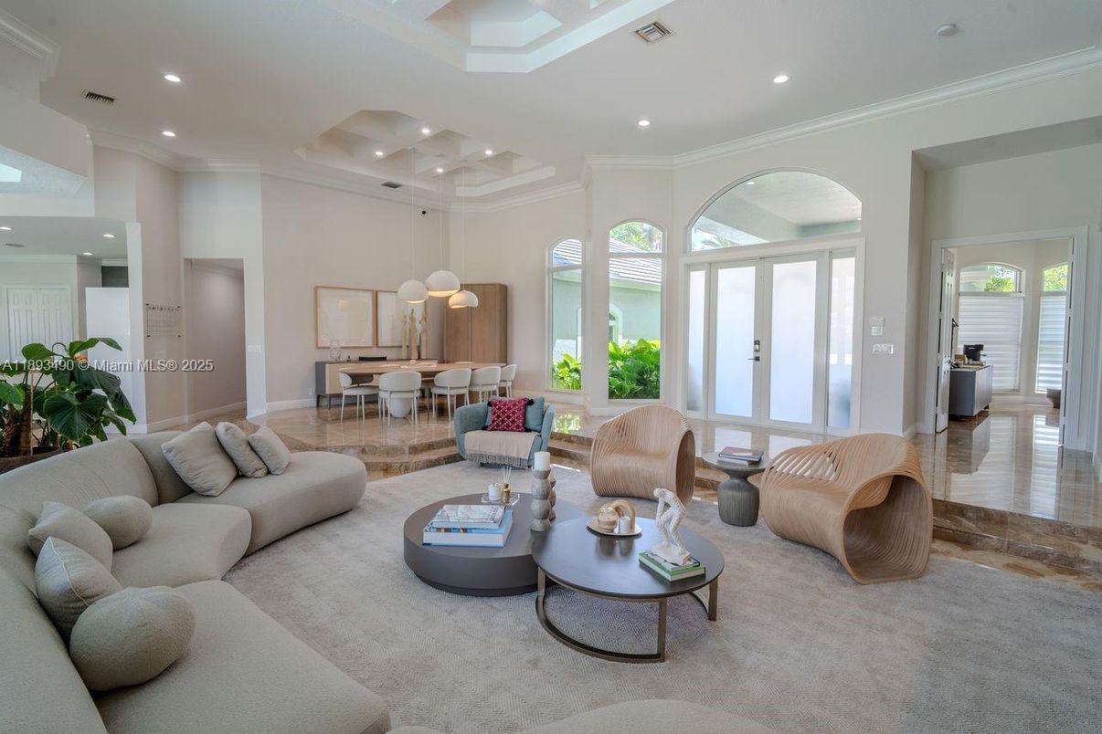 Dining room, Interior, Living room, Pendant Lights, Recessed Lighting, Water