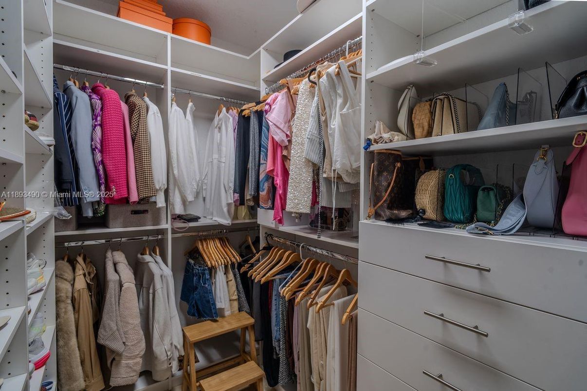 Interior, Walk-in Closets