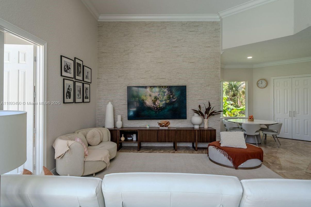 Dining room, Interior, Living room, Recessed Lighting, Stone Walls