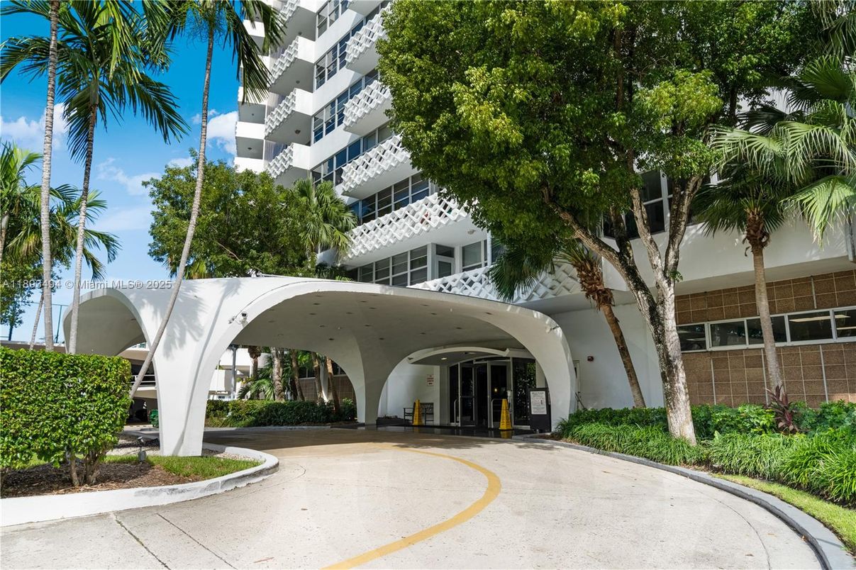 Exterior, Facade, Condo Building