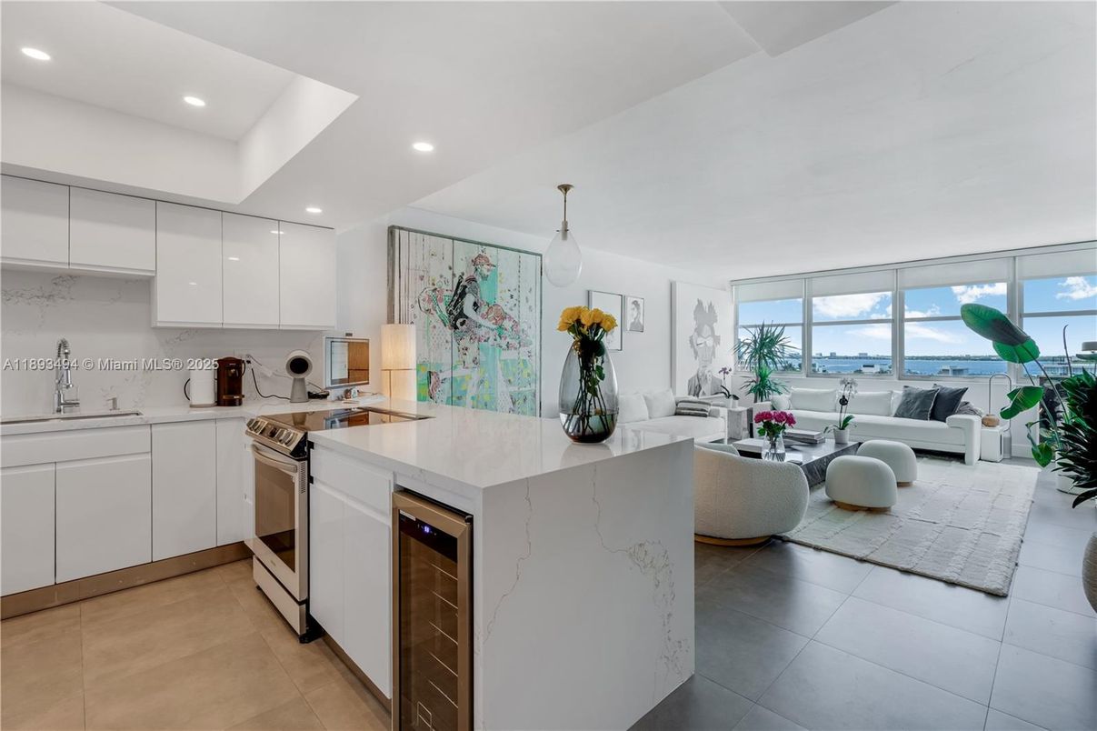 Interior, Kitchen, Living room, Pendant Lights, Recessed Lighting, Water