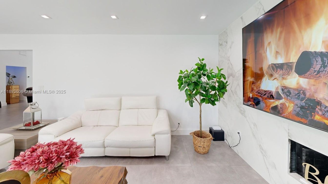 Fireplace, Interior, Recessed Lighting