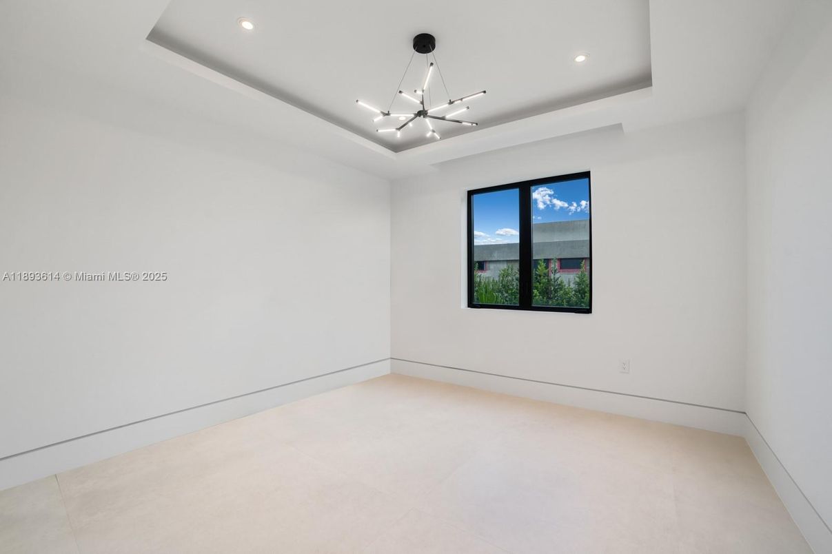 Empty room, Interior, Pendant Lights, Recessed Lighting