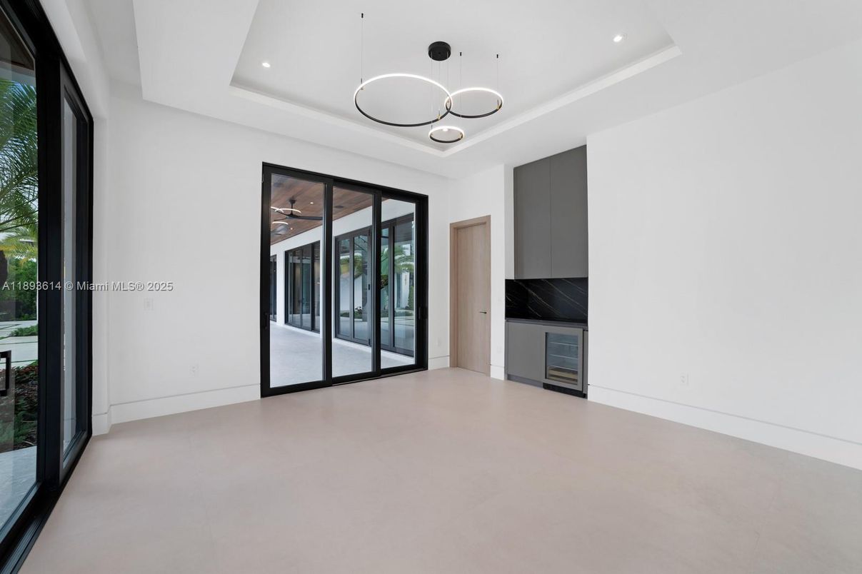 Empty room, Interior, Pendant Lights, Recessed Lighting