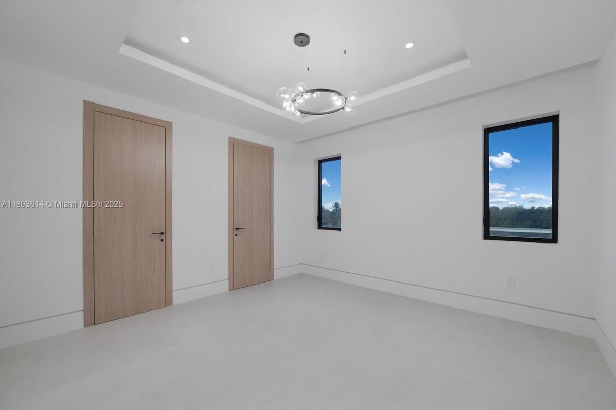 Empty room, Interior, Pendant Lights, Recessed Lighting