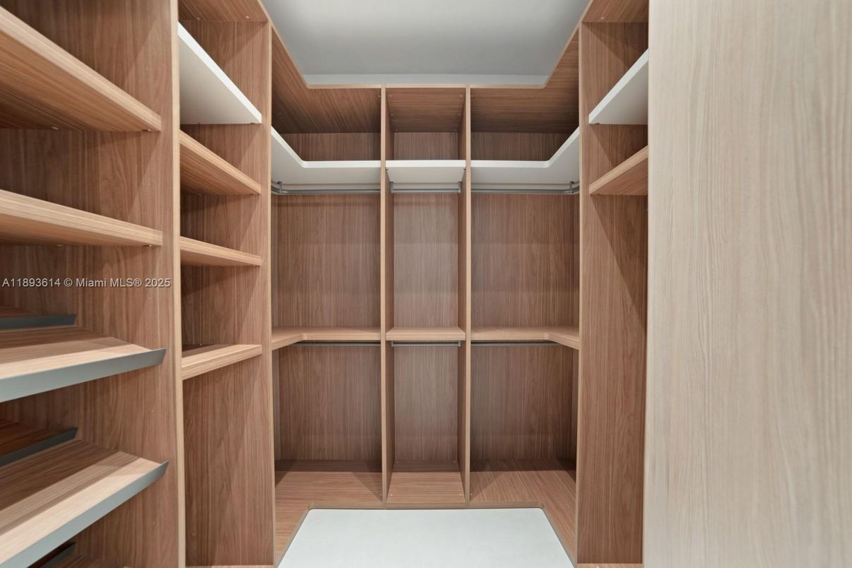 Interior, Walk-in Closets