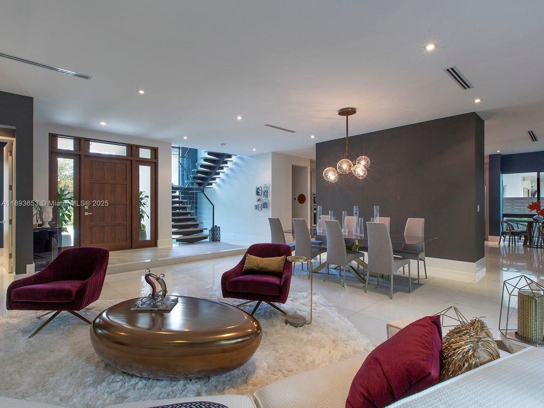 Dining room, Interior, Living room, Pendant Lights, Recessed Lighting