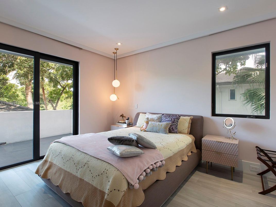 Bedroom, Interior, Pendant Lights, Recessed Lighting, Wood Texture Flooring