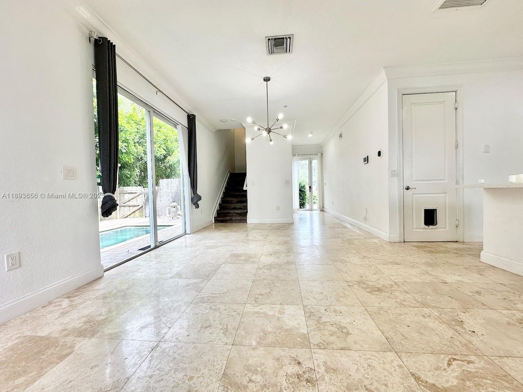 Empty room, Interior, Pendant Lights